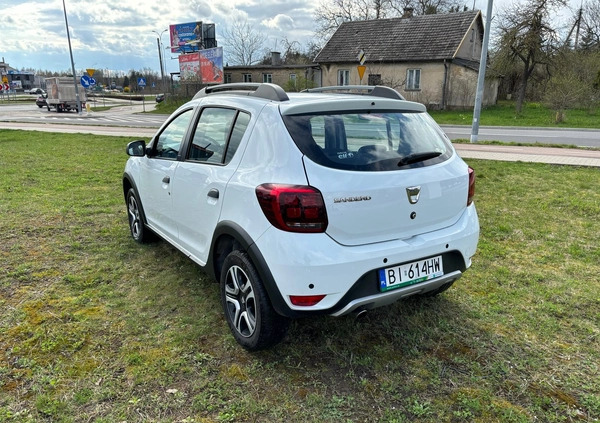 Dacia Sandero Stepway cena 34900 przebieg: 159000, rok produkcji 2018 z Białystok małe 562